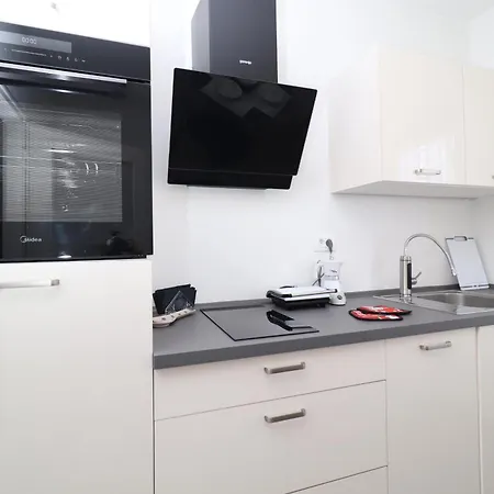 Happy, Perfect For Two, With Seaview Balconies And Free Parking Lägenhet