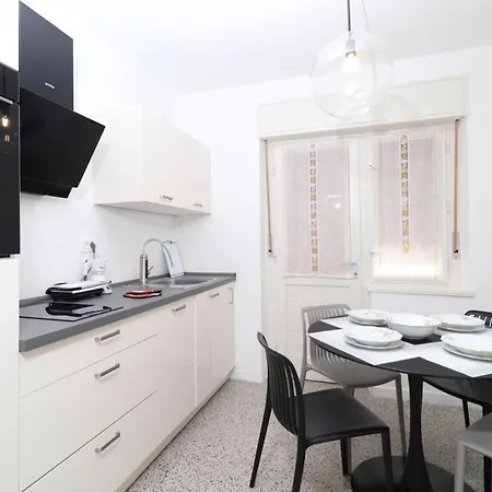 Happy, Perfect For Two, With Seaview Balconies And Free Parking * Opatija