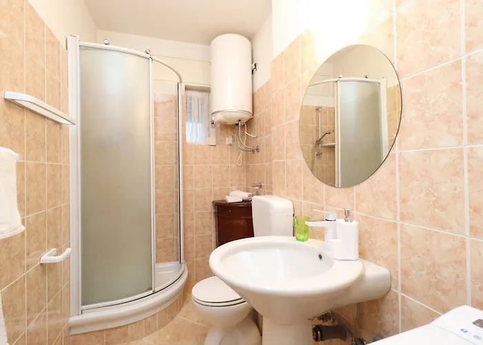 Happy, Perfect For Two, With Seaview Balconies And Free Parking Lägenhet *