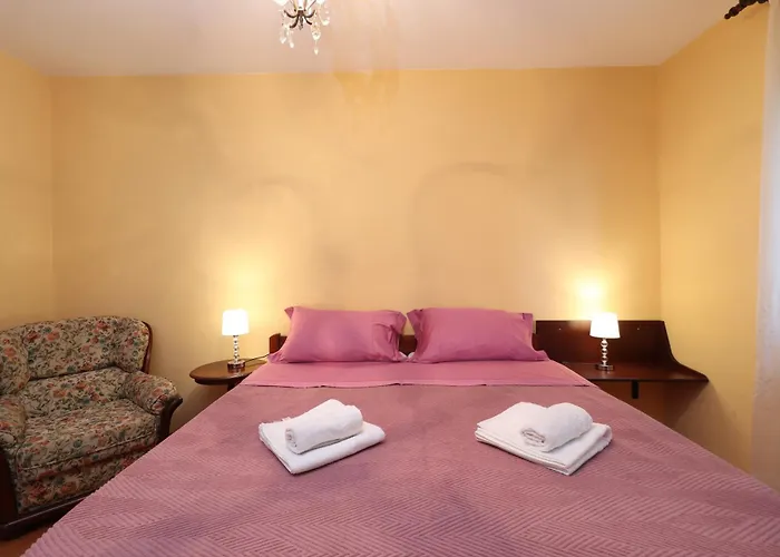 Happy, Perfect For Two, With Seaview Balconies And Free Parking Опатія