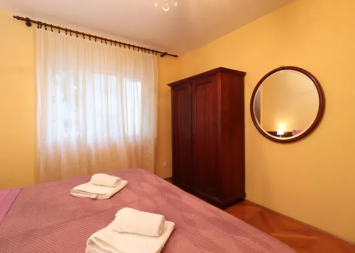 Апартаменти Happy, Perfect For Two, With Seaview Balconies And Free Parking