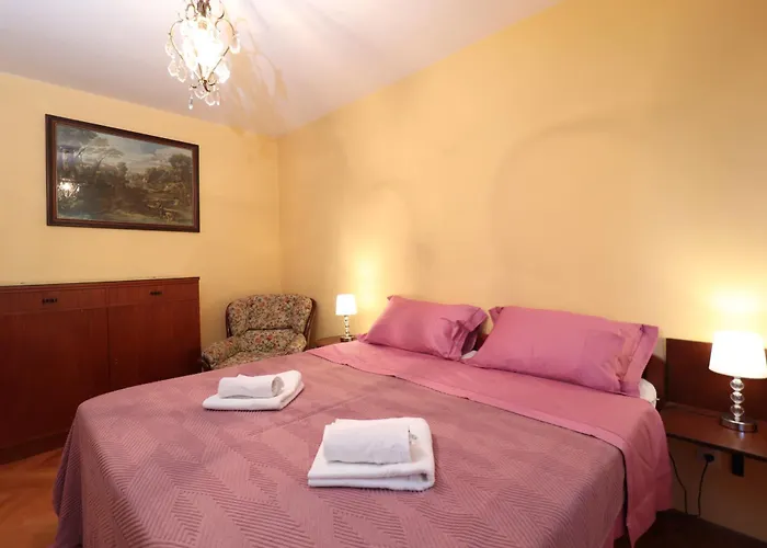 Happy, Perfect For Two, With Seaview Balconies And Free Parking